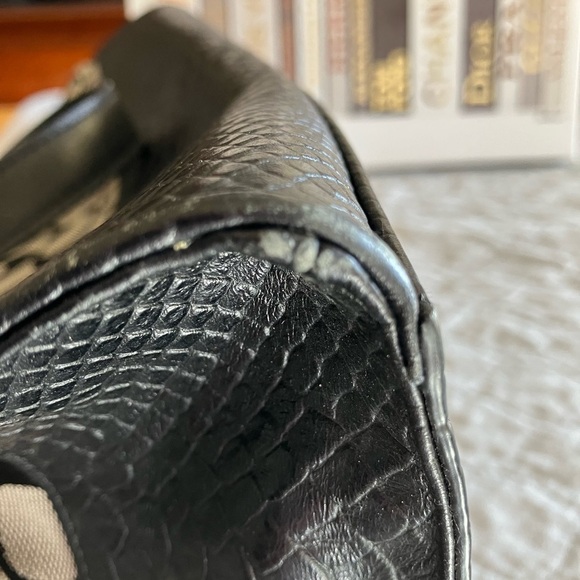 COACH Charlie Signature Python Tote Style - Black.  Front snap pocket. - Picture 8 of 11